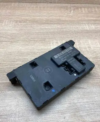 Mercedes-Benz C W203 Door control unit/module 2038206326