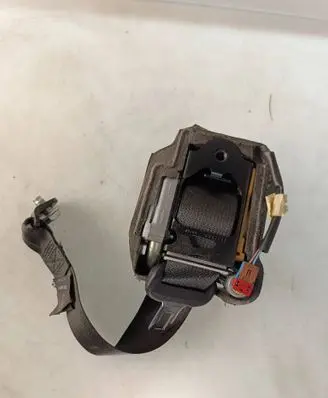 Rear seatbelt