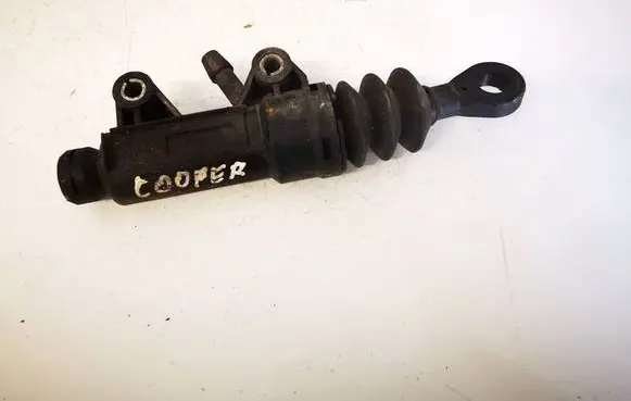 BMW 5 F10 F11 Clutch master cylinder 13670510 13670510DE