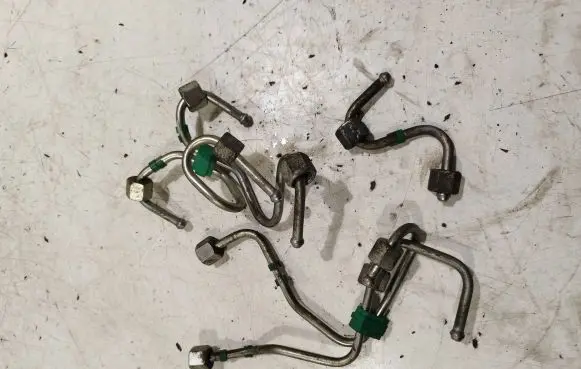 Renault Kangoo II Fuel injector supply line/pipe 