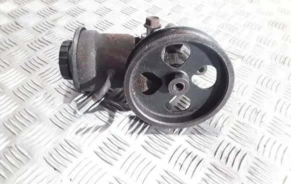 Toyota Avensis T250 Power steering pump