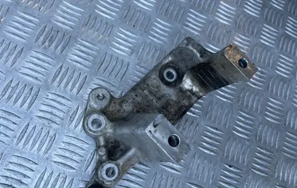 Peugeot 508 RXH Gearbox mounting bracket 9675493280