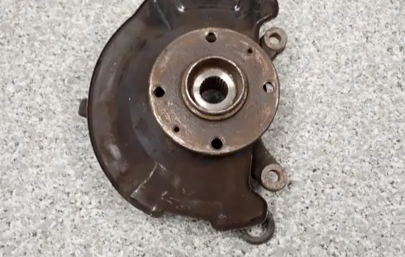 Suzuki Swift Cultus Front wheel hub spindle knuckle 