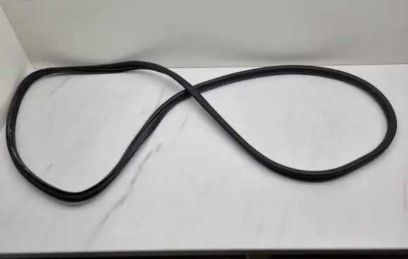 Rear door rubber seal (on body)