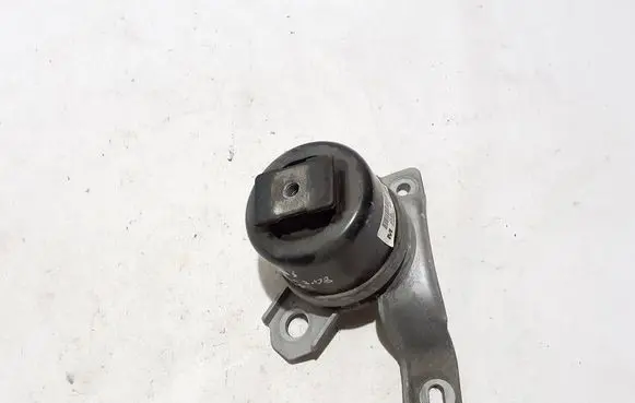 Engine mount bracket