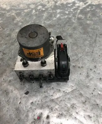 Hyundai i30 ABS Pump 589202R500BILI 589202R500