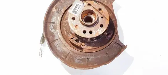 Rear wheel hub