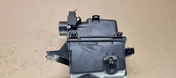 Toyota Yaris Air filter box 177010M060
