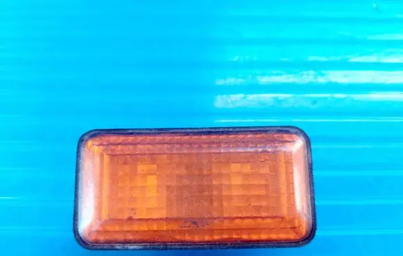 Volkswagen Golf III Front fender indicator light 1H0949117A