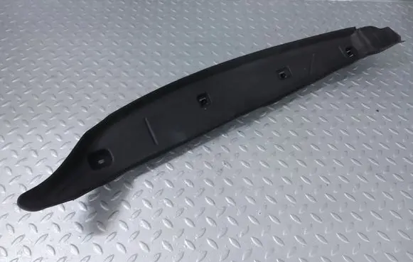 BMW XM Fender end trim 51485A010A6 5A010A6
