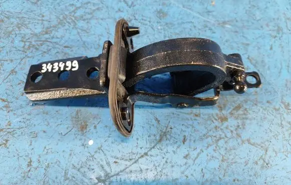 Volvo XC70 Tailgate/trunk/boot hinge 31298103