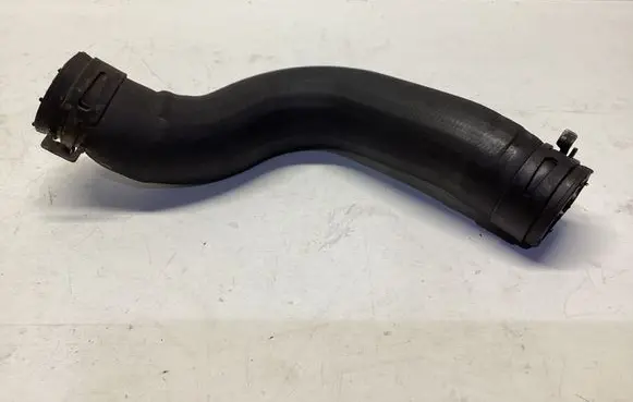 Toyota Avensis T270 Engine coolant pipe/hose