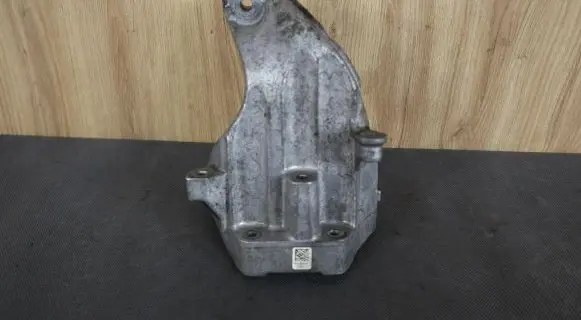 Mercedes-Benz E W212 Engine mount vacuum valve 6512230004 A6512230004