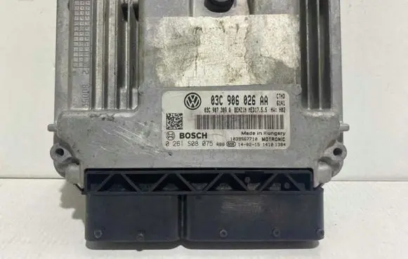 Volkswagen Jetta VI Engine control unit/module 03C906026AA