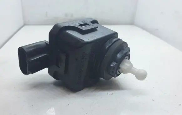 Opel Vectra C Headlight level adjustment motor 007878