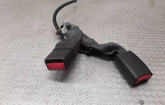 Honda Accord Middle seatbelt buckle (rear) 