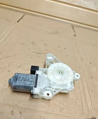Cupra Born Front door window regulator motor 4K0959812A E21024100 230430240266