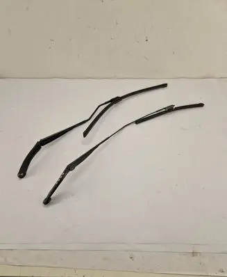 Renault Captur Front wiper blade arm 288866528R