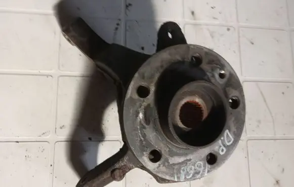 Nissan Primastar Front wheel hub 78504181