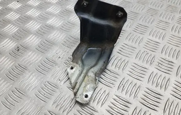 Fender mounting bracket