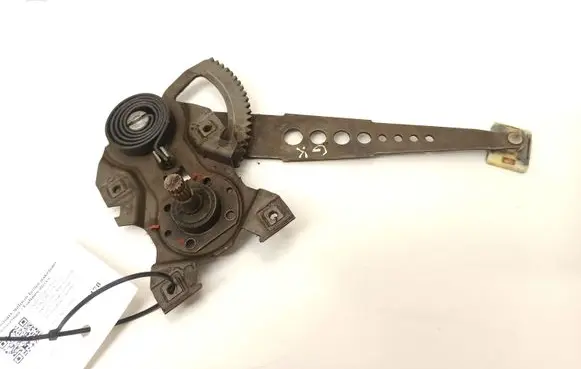 Rear door manual window regulator