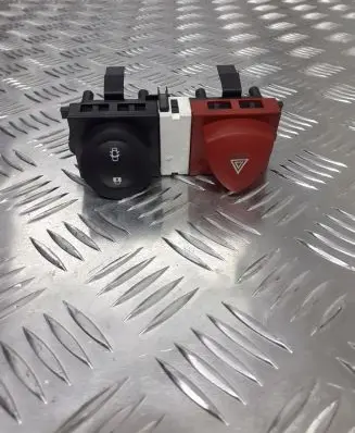 Renault Megane II Hazard light switch