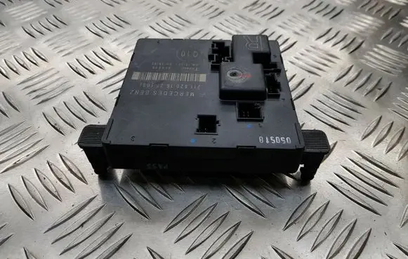Mercedes-Benz E W211 Door control unit/module 2118201626