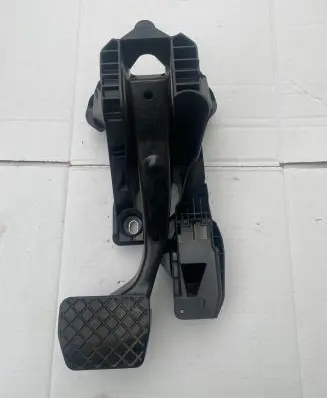 Volkswagen Golf VII Brake pedal 5Q1723058BG 170217
