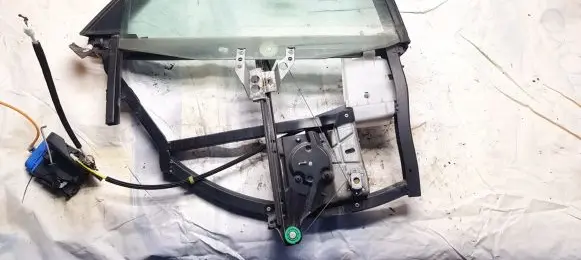 Audi A4 S4 B5 8D Rear door window/glass frame 839754