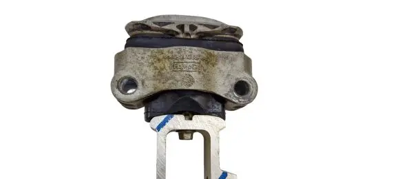 Ford Maverick Gearbox mount NZ636P082 NZ636P082CA D1C4