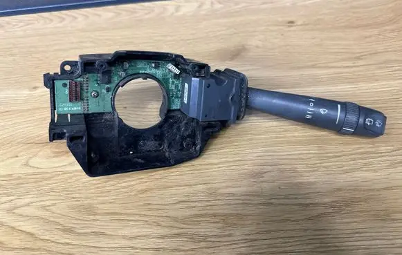 Volvo V70 Wiper control stalk 9452391
