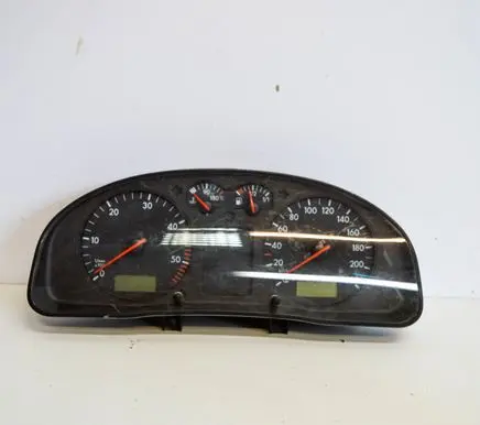 Volkswagen PASSAT B5 Speedometer (instrument cluster) 3B0919801J