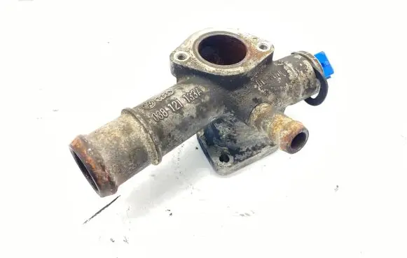 Volkswagen Golf IV Engine coolant pipe/hose 038121133A
