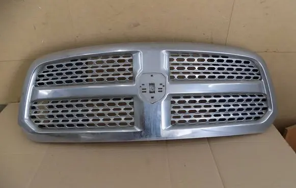 Dodge RAM Front bumper upper radiator grill 13DSAC0020