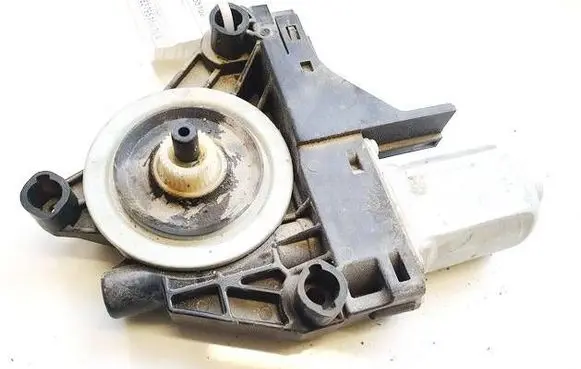 Volvo XC60 Rear door window regulator motor 966265102