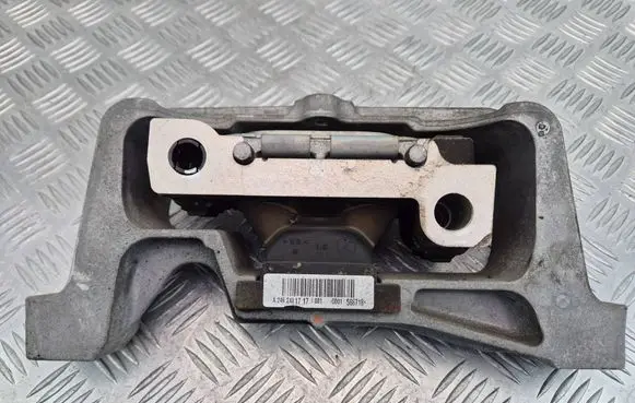 Mercedes-Benz A W176 Engine mount bracket A2462401717