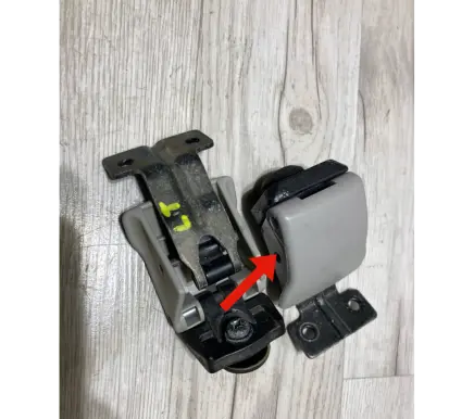 Mitsubishi Pajero Rear window lifting mechanism without motor