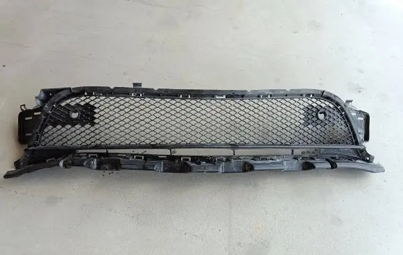 Mercedes-Benz CLA C117 X117 W117 Front bumper lower grill A1178852722