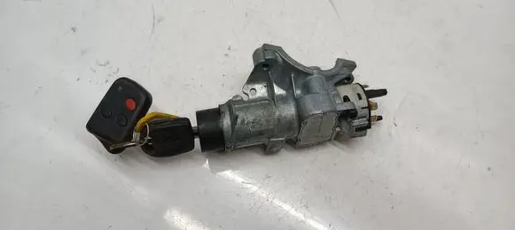 Volkswagen PASSAT B5 Ignition lock 4D0905851E