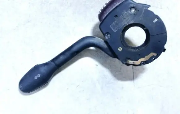 Volkswagen Golf III Indicator stalk d0tsaeqb91