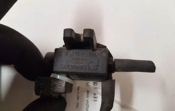 Opel Zafira A Vacuum valve 72244800