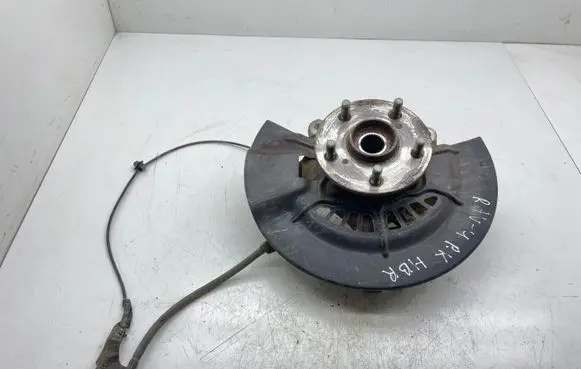 Toyota RAV 4 (XA50) Front wheel hub