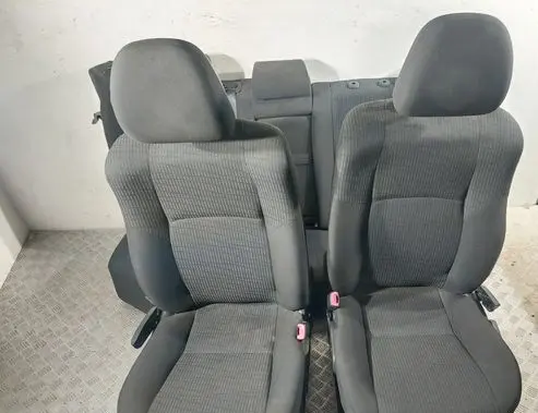 Toyota Avensis T270 Seat set 