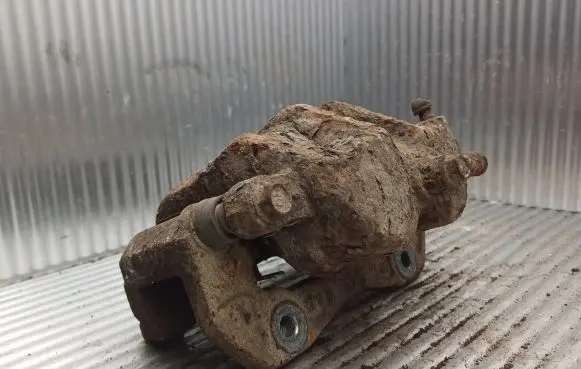KIA Sorento Front brake caliper