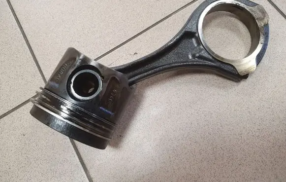 Mercedes-Benz S W221 Piston with connecting rod