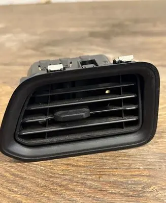 Renault Master III Dashboard air vent grill cover trim 687518035R 687517173R