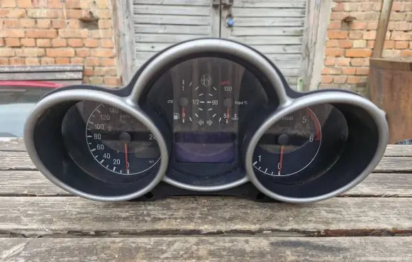 Alfa Romeo 147 Speedometer (instrument cluster) 735374414
