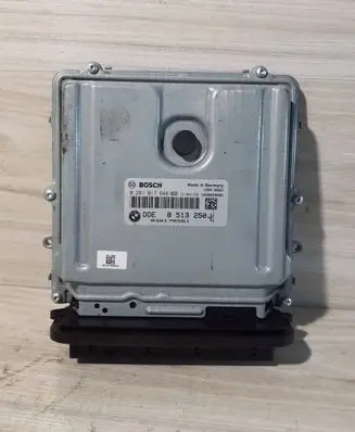 BMW 5 F10 F11 Engine control unit/module 8513250 0281017648 030176561