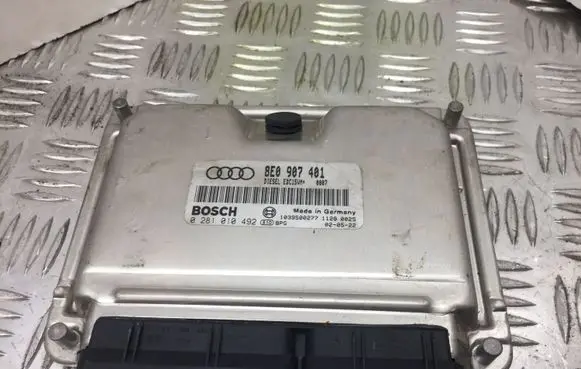 Audi A4 S4 B6 8E 8H Engine control unit/module 8E0907401 5301