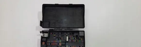 Jeep Grand Cherokee Fuse module P68425200AB